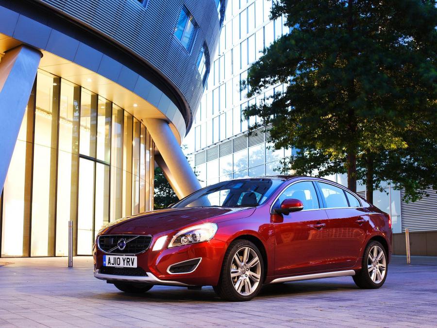  Volvo S60 D5 2010 года  (UK) (фото 7 из 16)